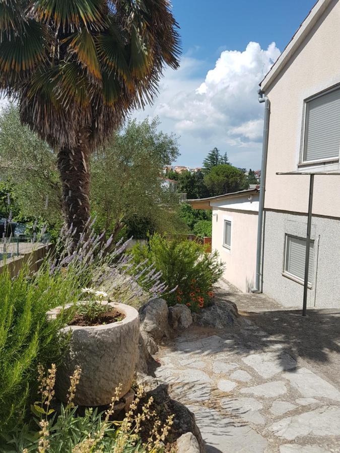 Apartments Vesna Avsec - Krk Town Exterior foto