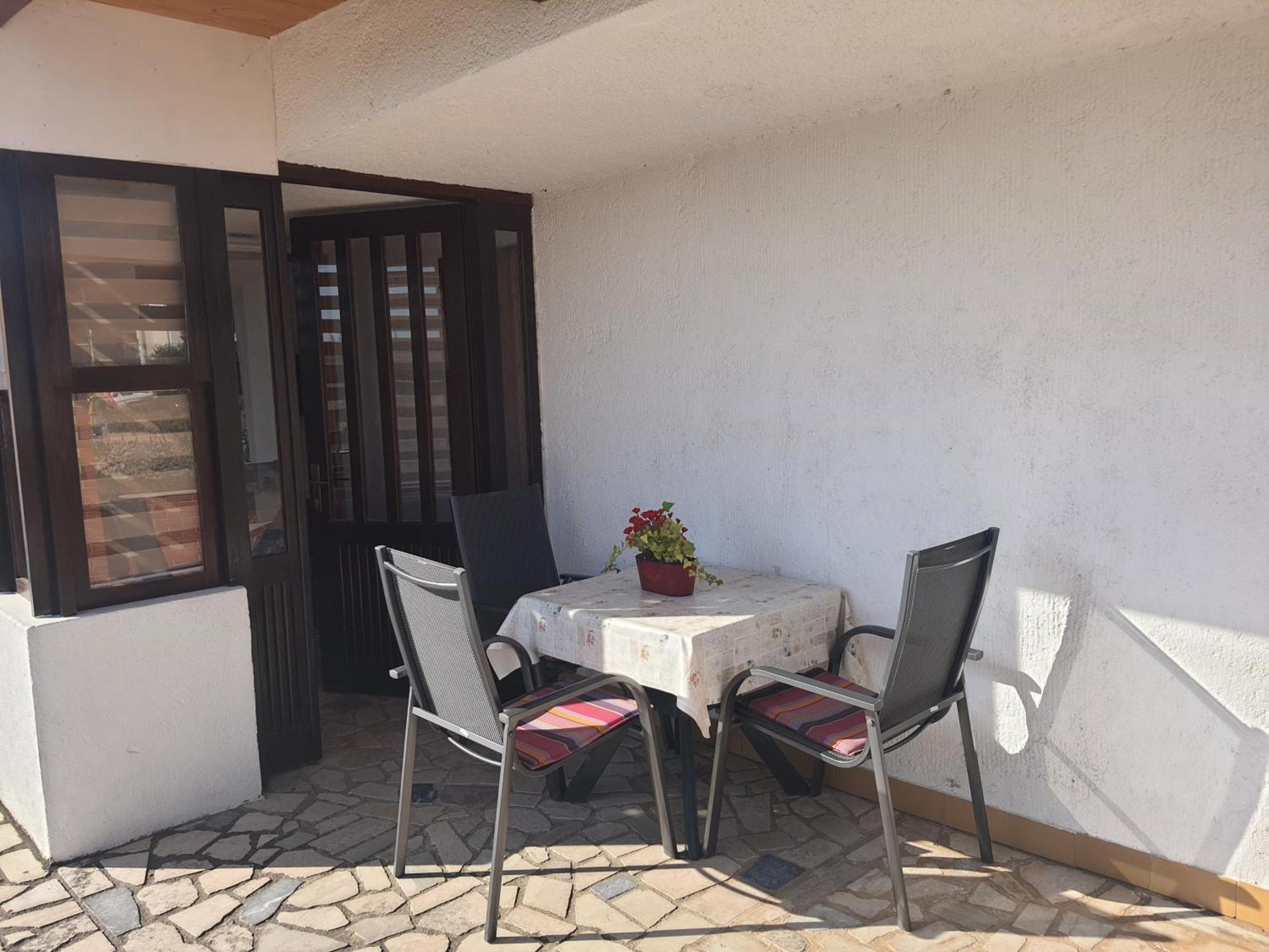 Apartments Vesna Avsec - Krk Town Exterior foto